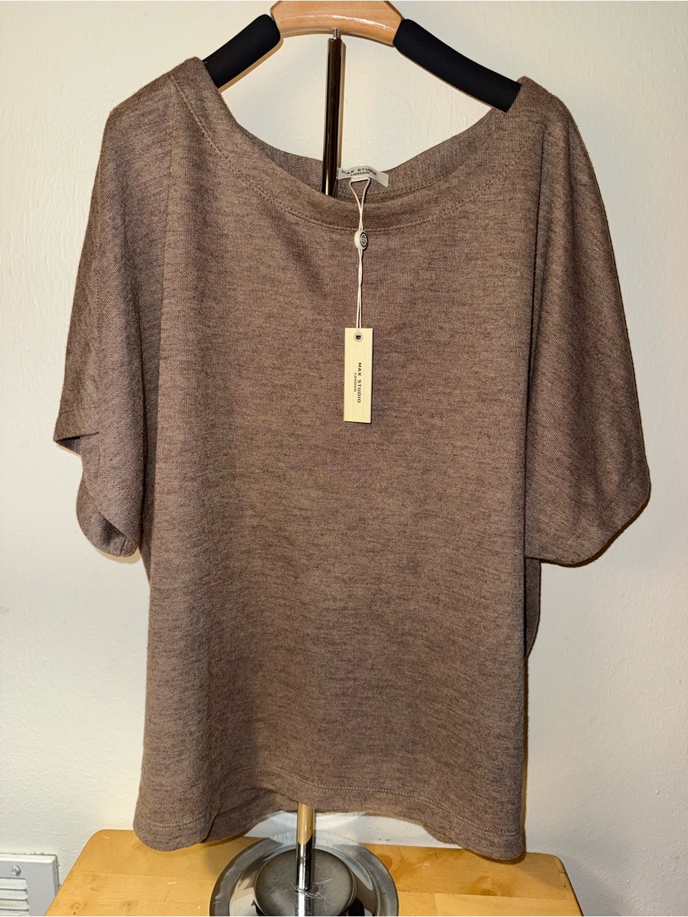 Max Studio London brown coat neck short sleeve knit top, size L, NWT